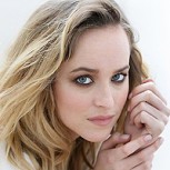Protagonista de “50 Sombras de Grey” sorprende con osadas fotos