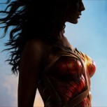 Póster en castellano de “Wonder Woman” genera controversia: lo tildan de machista