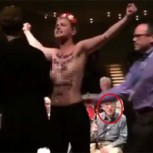 Mujer semidesnuda irrumpió en concierto de Woody Allen y lo acusó de pedófilo