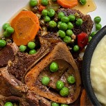 ¿Cómo preparar Ossobuco Arvejado con Puré de Papas?