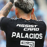 Hinchas albos llenan de apoyo a Carlos Palacios en las redes por el fallecimiento de familiar