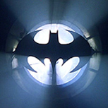 Películas de Batman y Spiderman revelan impactantes posters
