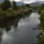 Pescador acusó que fue expulsado de la orilla de un río en Aysén por el dueño de la propiedad colindante