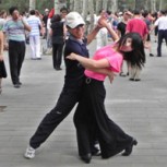 Hacer el ridículo, un miedo que ya no es tema en China, ¿cómo lograron superarlo?