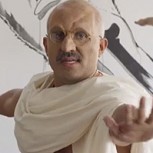 Video: ¿Qué pasaría si Gandhi tomara una clase actual de yoga occidental?