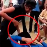 Impactante video: Mujer golpea públicamente a su agresor sexual, mientras él le ruega perdón