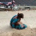Joven india da a luz en plena calle sin ningún tipo de ayuda