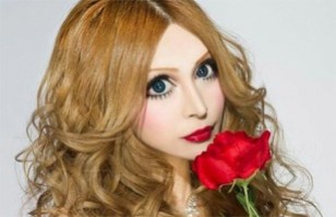 muñeca japonesa de porcelana