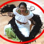 Rapunzel existe: Récord mundial con el cabello más largo, 17 metros