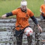 Conoce el deporte dominante en una zona de Rusia: “Fútbol de pantano”