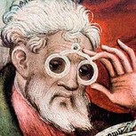 Conoce el origen de los anteojos: Un invento que nació en los monasterios