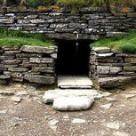 Descubren misteriosa tumba medieval en Escocia