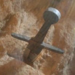 La espada en la piedra de la Capilla Monte Siepi: Una historia de Santos y nada de mesas redondas