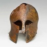 Descubren antiguo casco griego en la Acrópolis de Velia, Italia