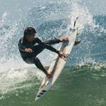 Niño surfista enfrentó a la ola más peligrosa del mundo