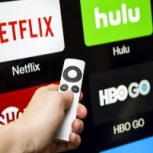 ¿Cuánto gastaría si me suscribo a todos los servicios de streaming como Netflix o Amazon?