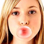 Masticar chicle aumenta la inteligencia: Estudio revela beneficios