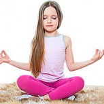 ¿Cómo beneficia el yoga a los niños?