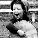 20 fotos muestran cómo se entretenían los niños antes de los celulares: ¡Y sí, era posible pasarlo muy bien!