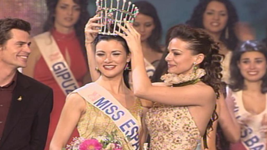 Juncal Rivero durante su coronación como Miss España.