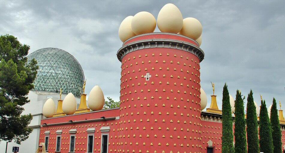 El Teatro- Museo de Dalí representa la gran originalidad del artista.
