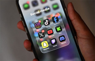 Menores y redes sociales: La posibilidad de una restricci&oacute;n en Chile tras experiencia internacional