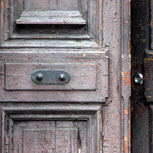 ¿Qué importancia tiene la puerta principal de una casa?