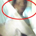 Fantasma de joven que se suicidó hace 32 años apareció en foto en la casa donde murió