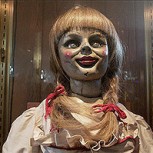 El día en que un programa de televisión chileno visitó a la muñeca diabólica “Annabelle”