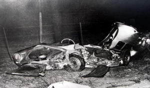 Los restos pulverizados del Porsche Spyder de James-Dean-02