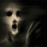 Presunto fantasma apareció en foto familiar en un jacuzzi