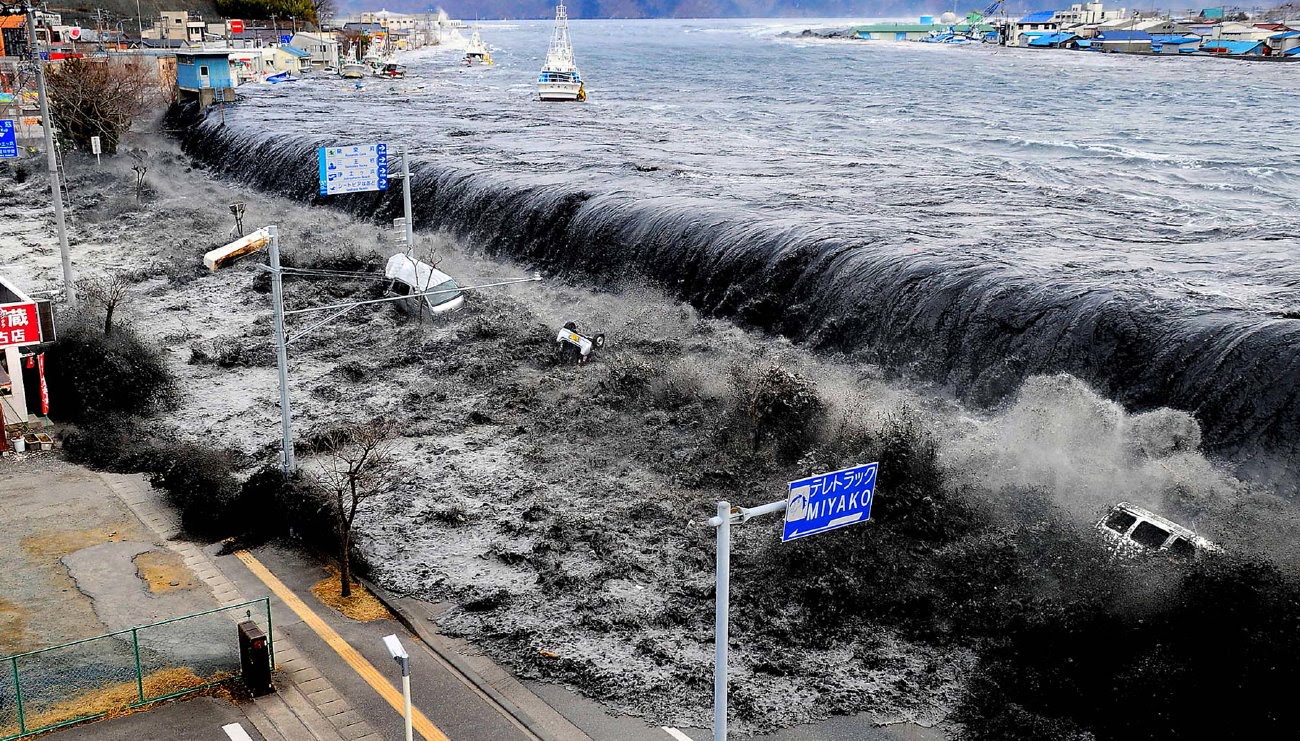 Resultado de imagen de tsunami en japon 2011