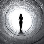 El extraordinario caso de Pam Reynolds: La mujer que habría muerto y vuelto del más allá