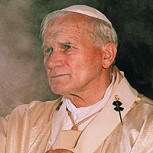 Los dos exorcismos practicados por Juan Pablo II, el Papa cuyo nombre hacía “temblar” a los demonios