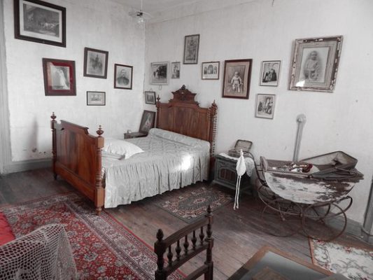 "La habitación de la enfermera", dependencia que se encuentra cuidadosamente conservada, como el resto de las dependencias del Castillo Fougeret.