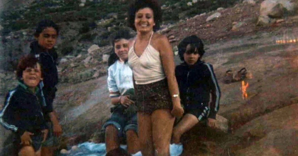 La famosa fotografía tomada por el doctor Juan Nobiltá en 1979, en la cual supuestamente aparece un pequeño ser humanoide con aspecto de "enanito".