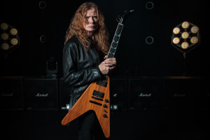 Dave_Mustaine_Flying_V_EXP_Homepage