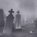 Conserje asegura que captó supuesto fantasma en colegio construido sobre un cementerio
