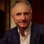 Dan Brown, autor del “Código da Vinci”: “Estoy convencido de que la conciencia humana sobrevive a la muerte del cuerpo”