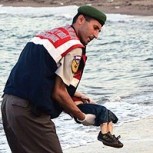 Fotografía de un niño inmigrante ahogado conmueve al mundo y avergüenza a Europa