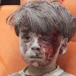 La desgarradora imagen de este niño sirio sobreviviente está dando la vuelta al mundo