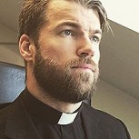 Fotos del sacerdote fanático del crossfit y que además es muy parecido a “Thor”