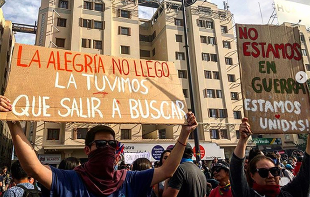 Las Pancartas Que Se Han Tomado Las Protestas En Chile Fotos Con Sus