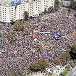 Fotos: Así se vivió la multitudinaria marcha en Santiago para celebrar el Día Internacional de la Mujer