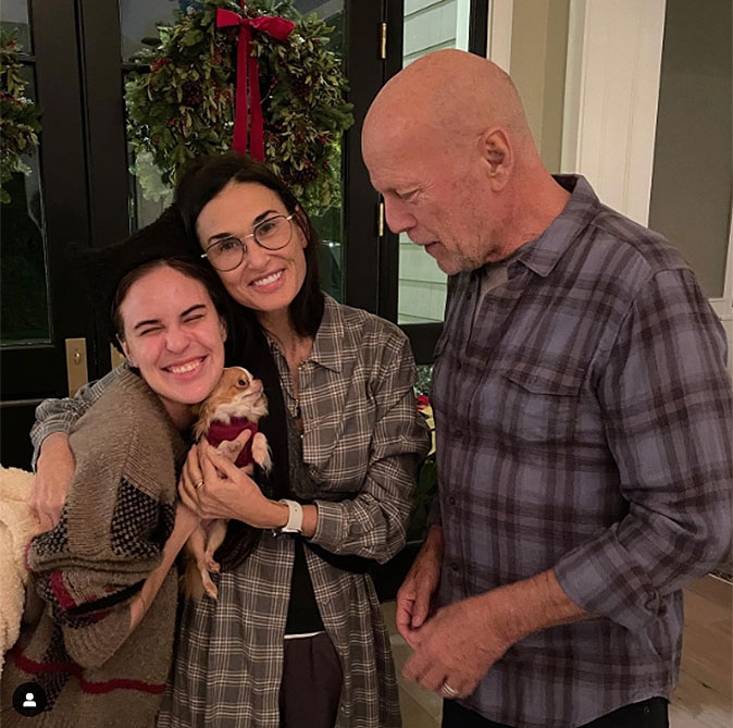 Fotos de Bruce Willis disfrutando el espíritu navideño en familia pese ...
