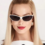 Margot Robbie mostro en famosa revista el vestuario que ocupó en Barbie: Mira las fotos