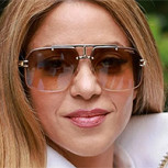 Polémico look de Shakira en París generó múltiples burlas en redes sociales: Mira algunas