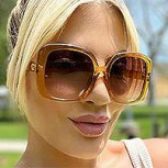 Tori Spelling publica foto que muestra cómo era su look de adolescente y entrega potente mensaje