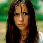 Jennifer Love Hewitt reaparece en la escena pública y fans se hacen preguntas por su look