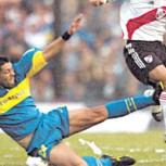 Las más feroces patadas del fútbol argentino: Con los tapones de punta